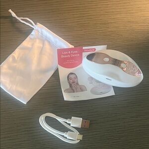 Red Light, Anti-aging Device: two in one device for lips and eyes